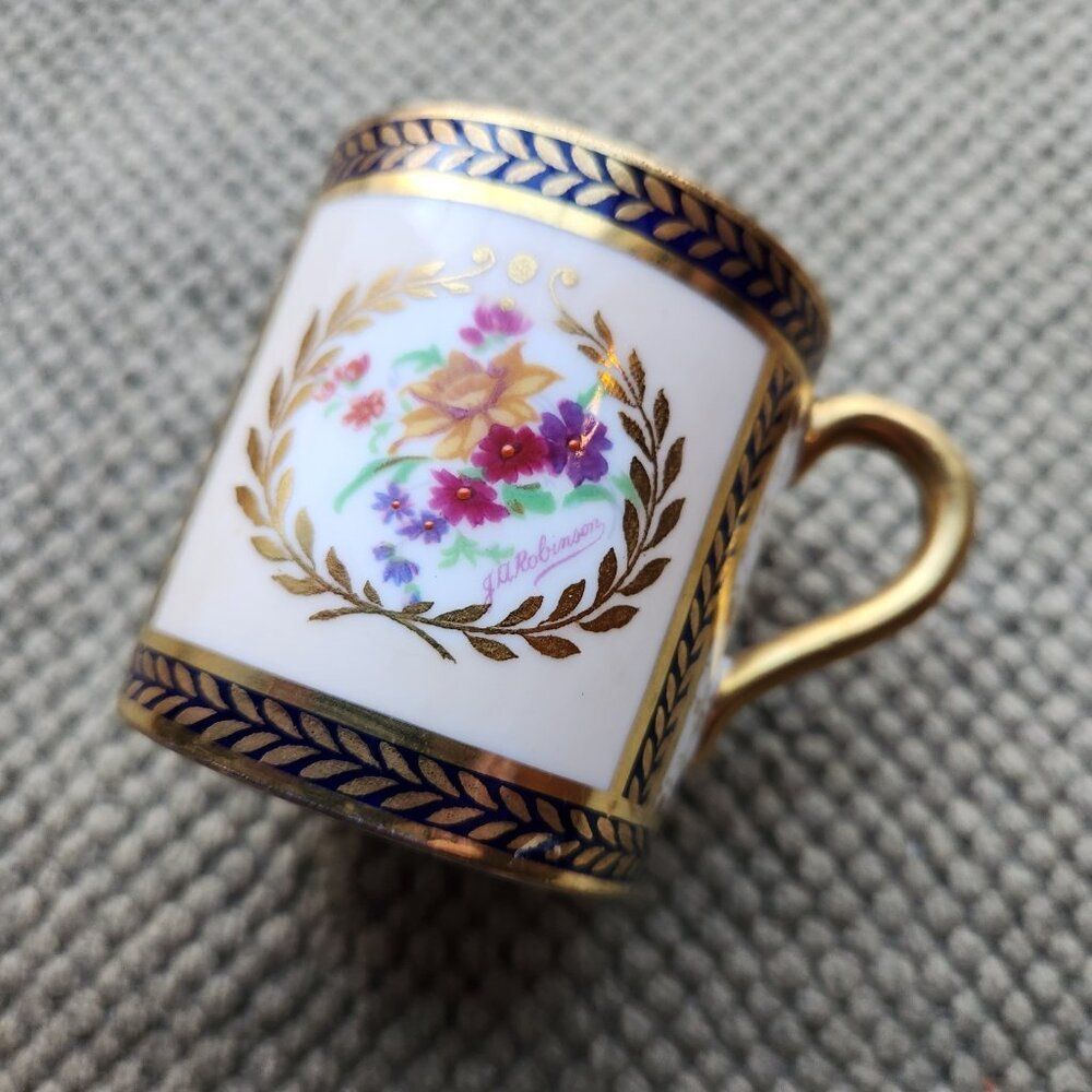 Paragon Queen Mary Coffee Can Demitasse Cup Saucer Signed J A Robinson 8902 - Picture 7 of 11